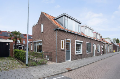 Emmastraat 49, Den Bommel