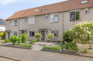 Prins Bernhardlaan 48, Middelharnis