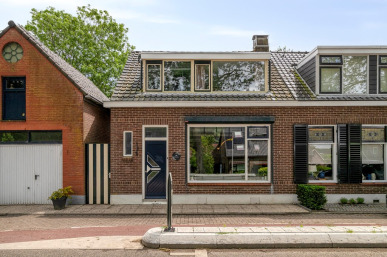 Molendijk 59, Stad aan 't Haringvliet