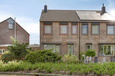 Melkweg 64, Oude-Tonge