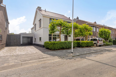 Steneweg 86, Middelharnis