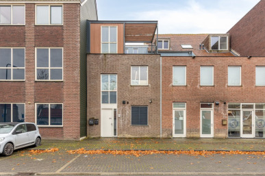 Gedempt Kanaal 13, Middelharnis