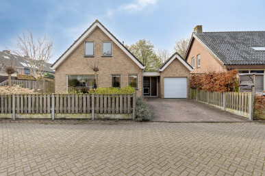 Kluut 15, Sommelsdijk