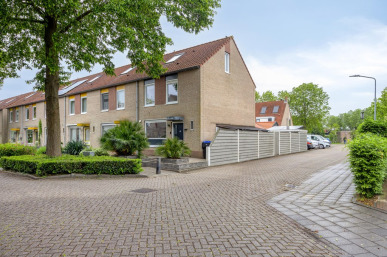 Prins Bernhardlaan 65, Middelharnis