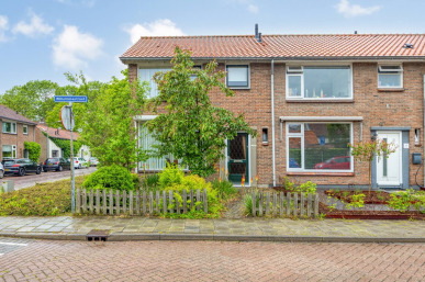 Wilhelminastraat 1, Oude-Tonge